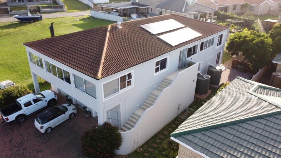 5 Bedroom Property for Sale in Wavecrest Eastern Cape